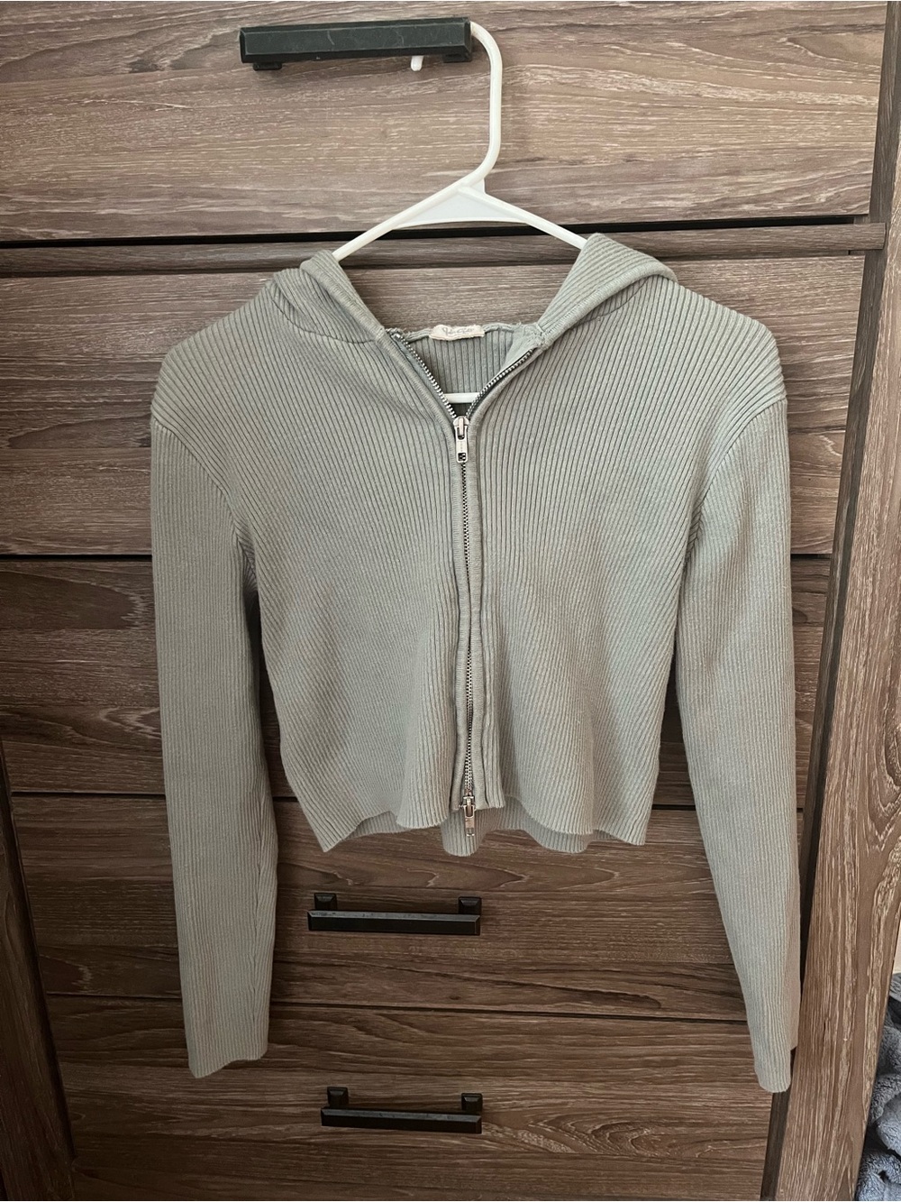 Brandy Melville Cropped Ribbed Zip Hoodie in Sage Green